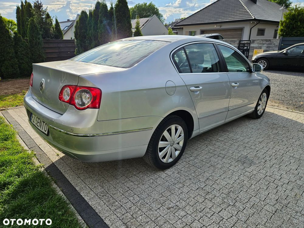 Volkswagen Passat 2.0 FSI Comfortline - 4