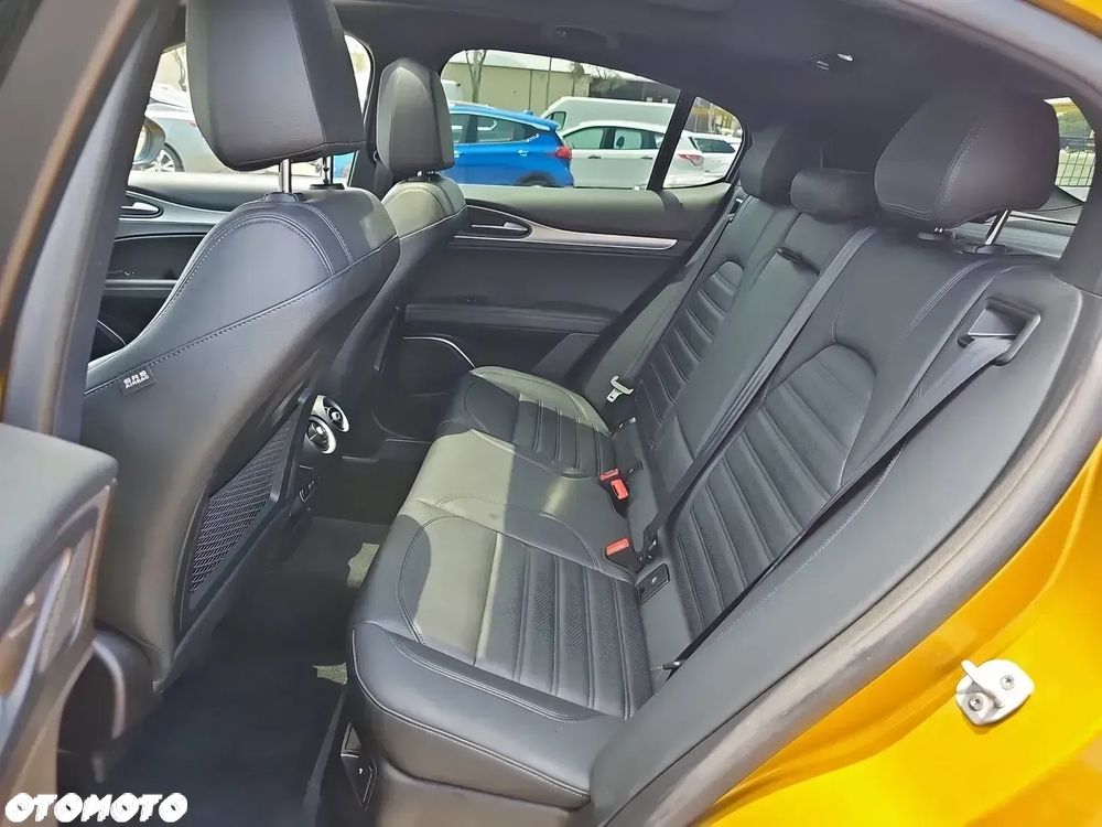Alfa Romeo Stelvio 2.0 Turbo 16V AT8-Q4 Veloce - 11