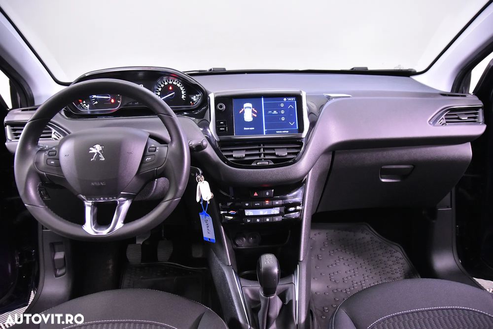 Peugeot 208 - 9