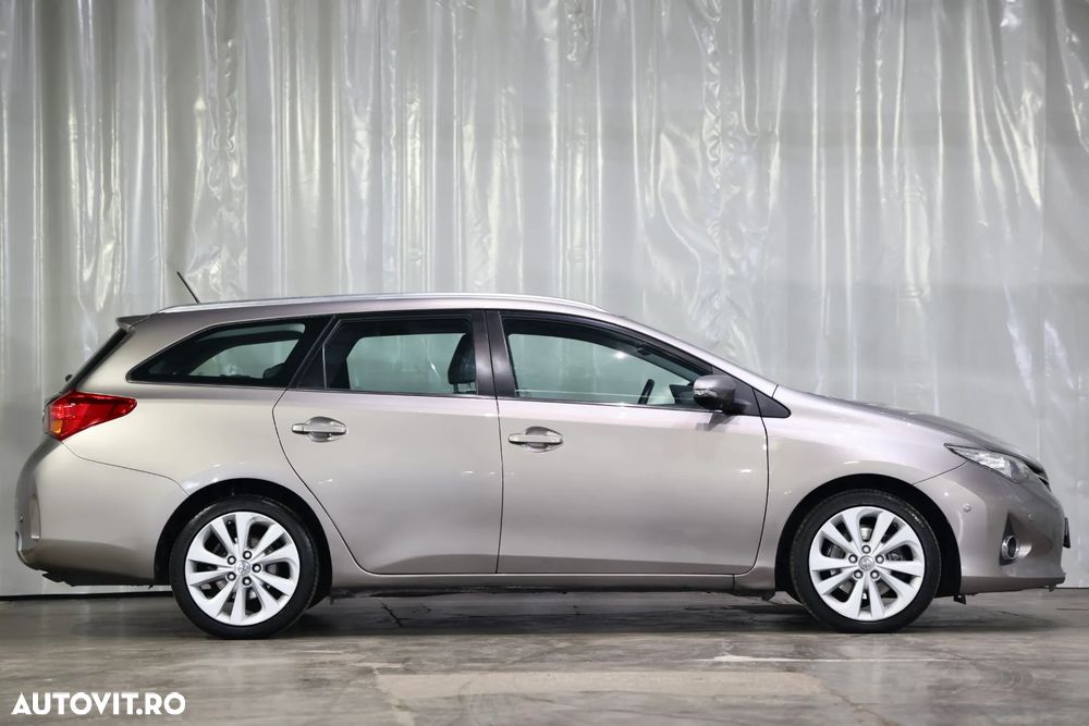 Toyota Auris - 38