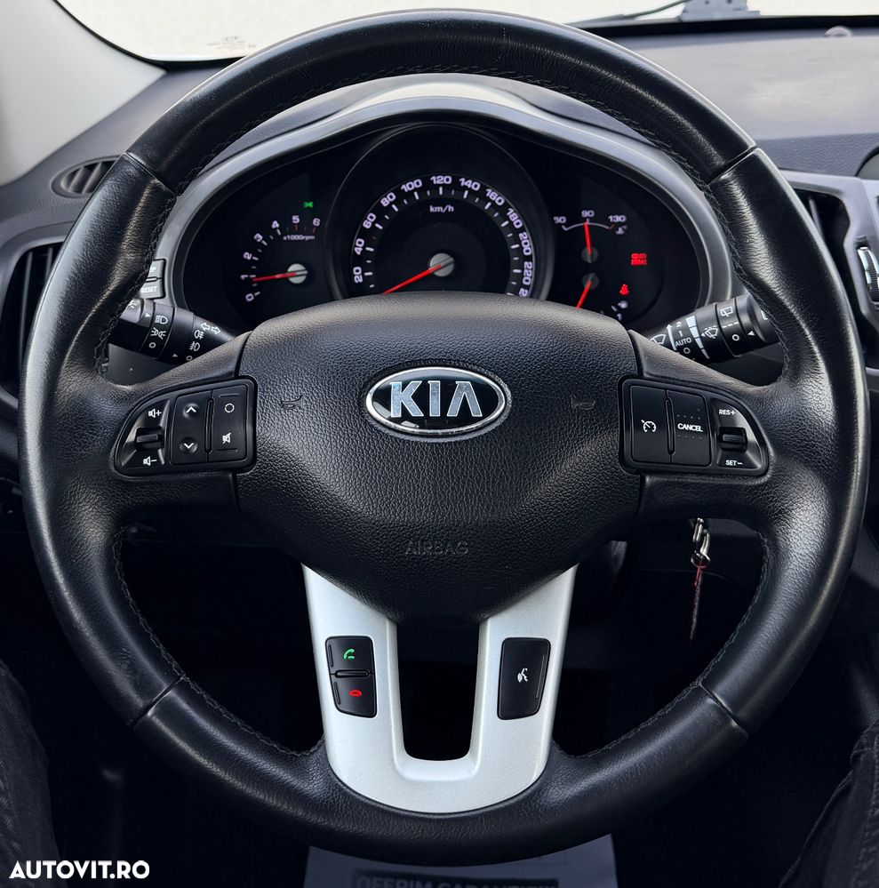 Kia Sportage 1.7 CRDI 2WD Dream-Team Edition - 31