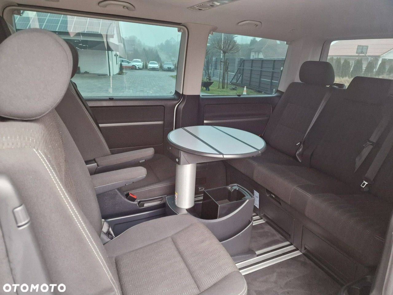 Volkswagen Multivan - 13