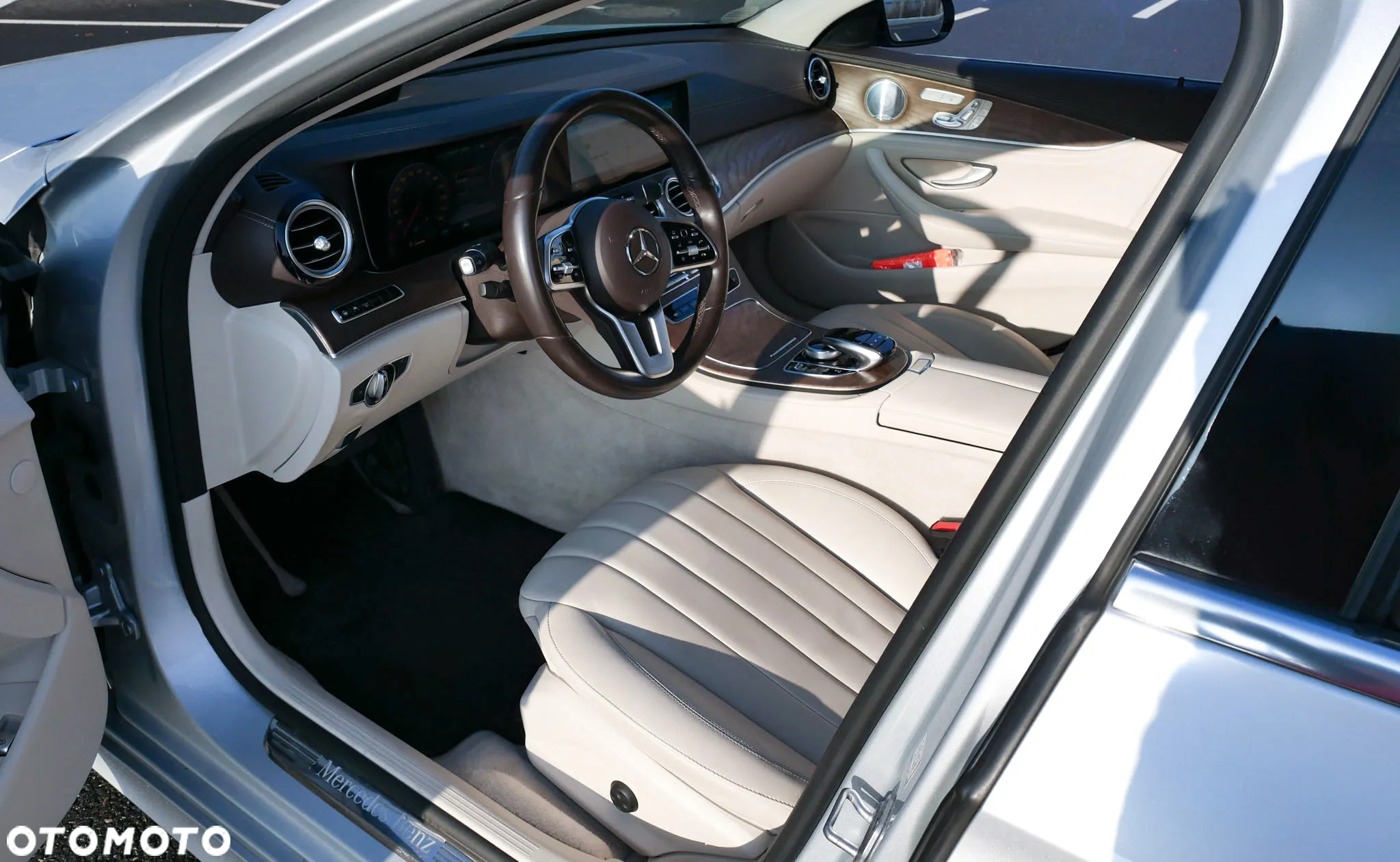 Mercedes-Benz Klasa E 300 de AMG - 13