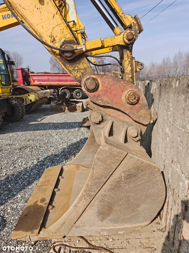 Komatsu PC210LC-8 - 18