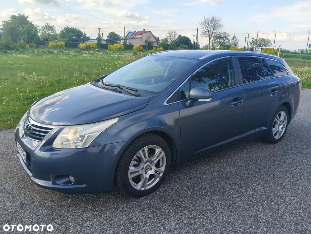 Toyota Avensis - 4