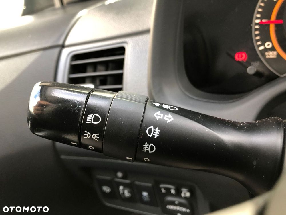 Toyota Corolla 1.6 Premium + - 23