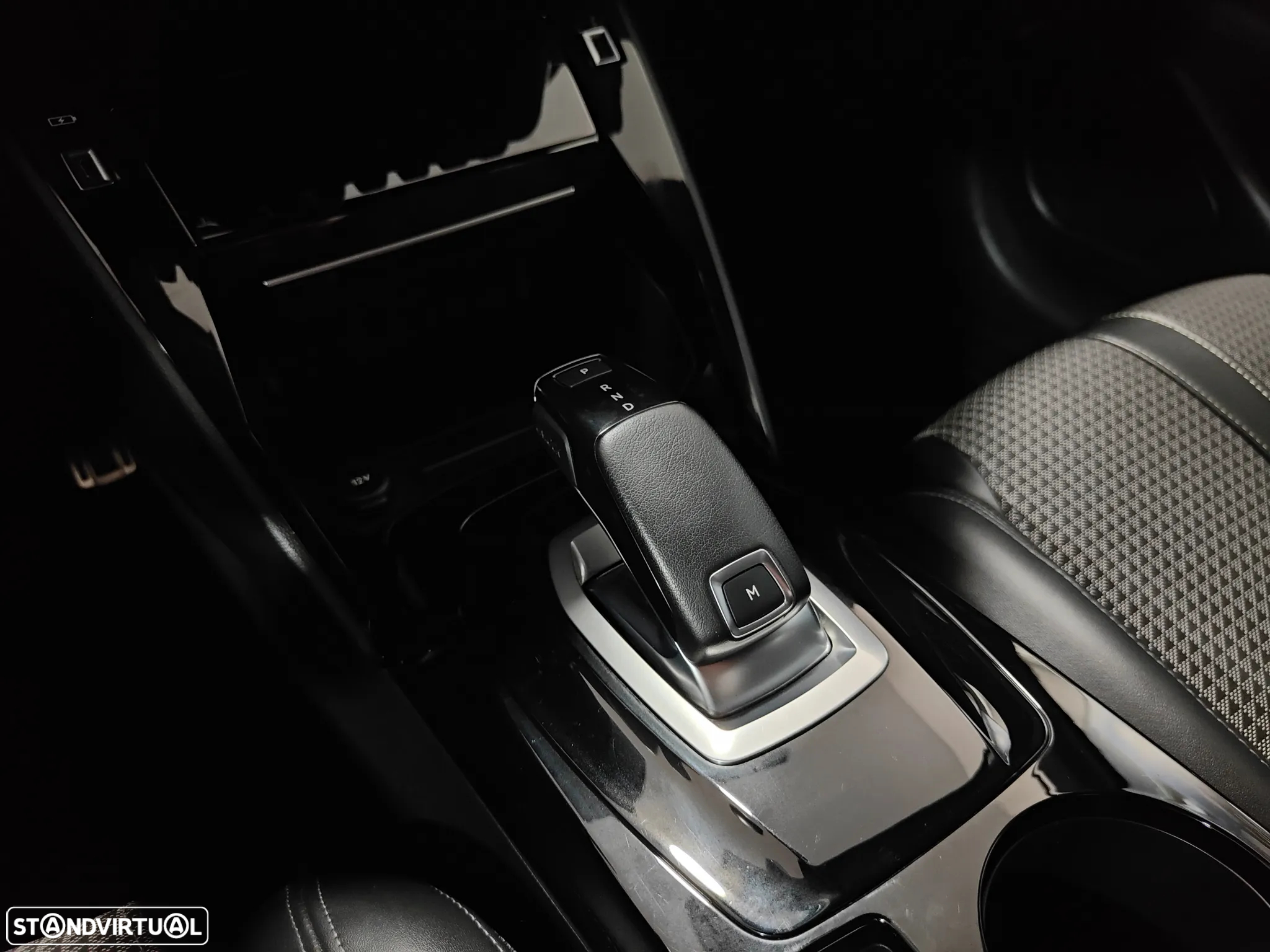 Peugeot 208 1.2 PureTech GT Line EAT8 - 41