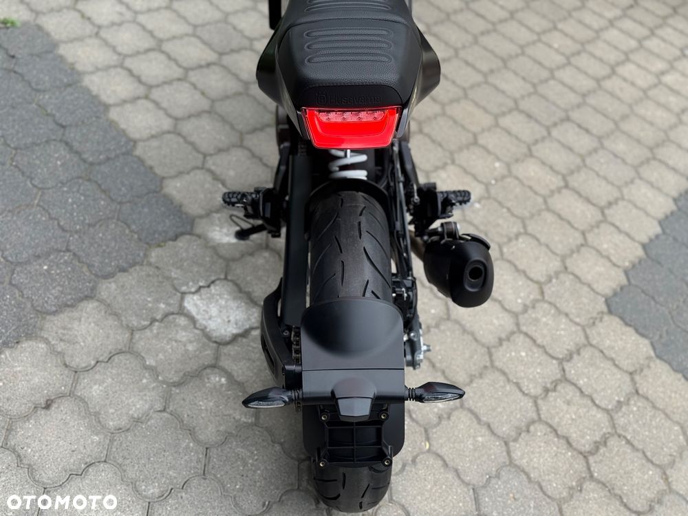 Husqvarna Svartpilen - 21