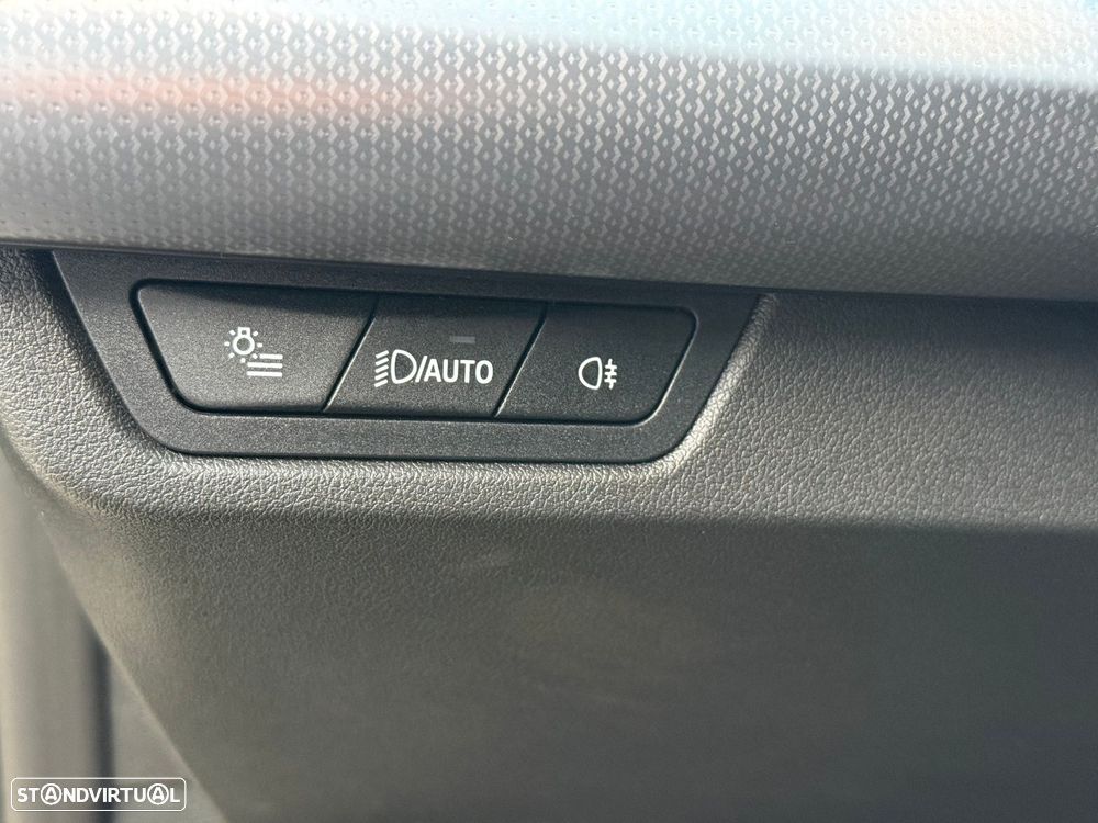 BMW iX1 eDrive20 Pack Desportivo M - 34
