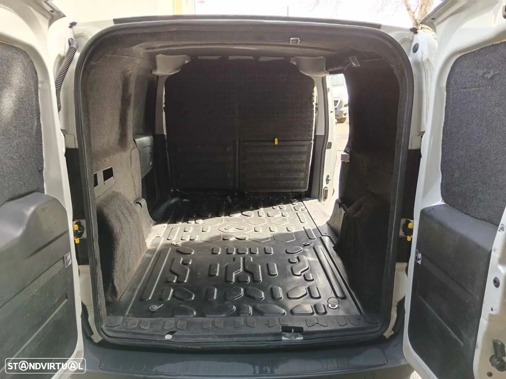 Fiat Doblo 1.6 MTJ MAXI 3 LUGARES - 10