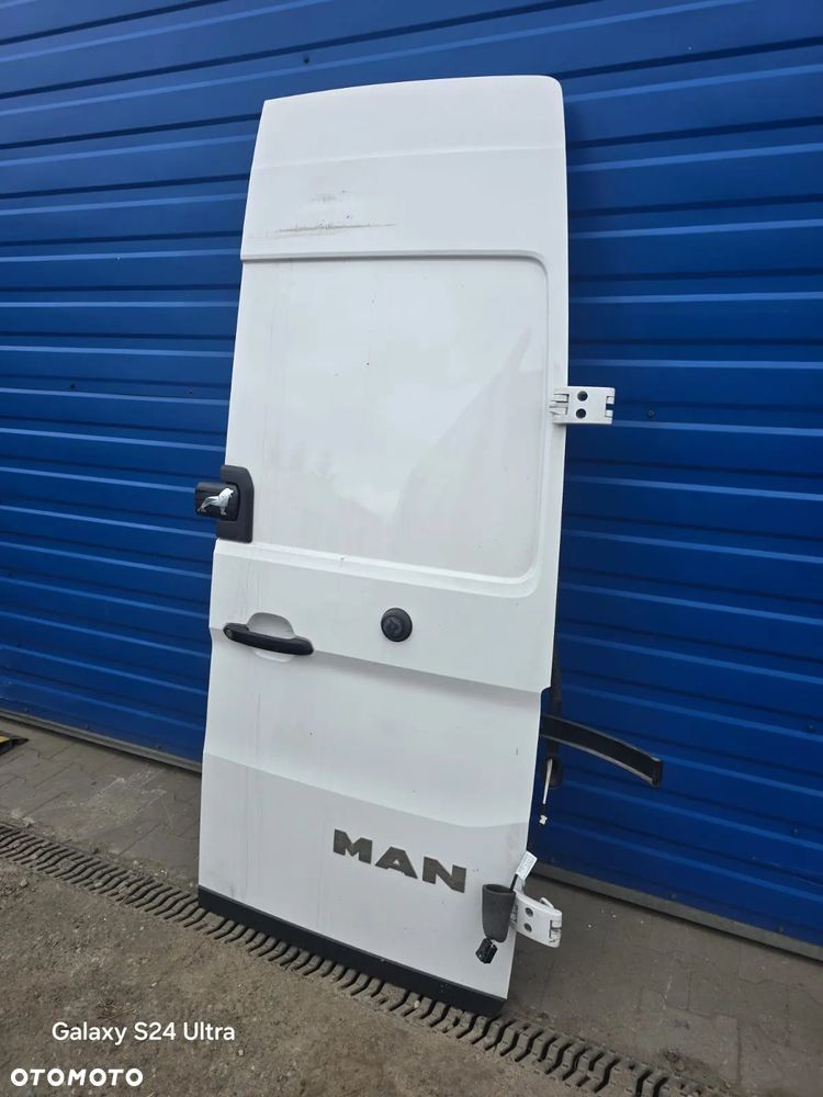 VW CRAFTER II MAN TGE  DRZWI TYLNE  PRAWE - 1