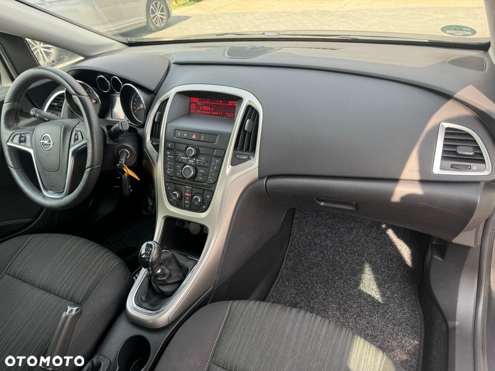 Opel Astra 1.4 Turbo Design Edition - 25