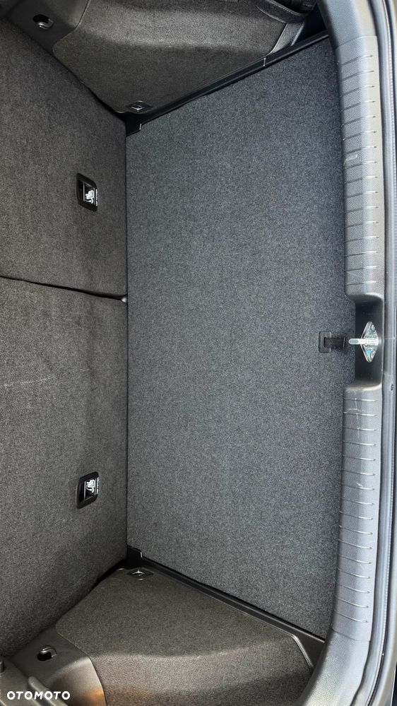 Hyundai i20 blue 1.2 Trend - 31