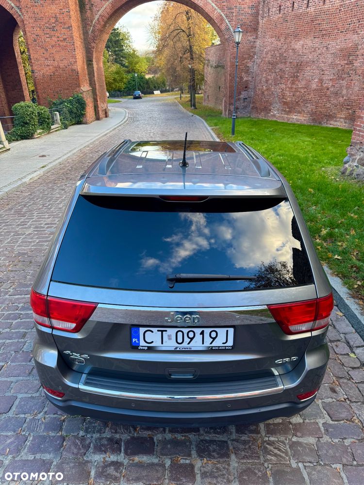 Jeep Grand Cherokee - 22