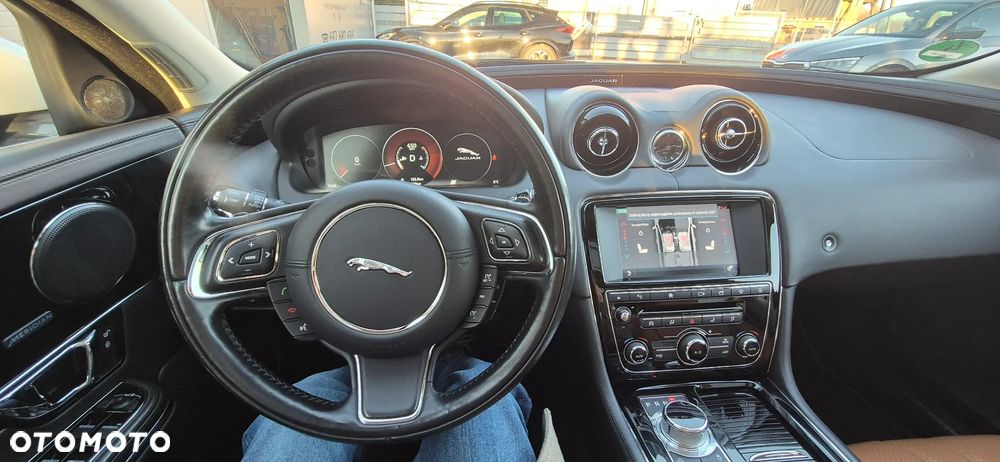 Jaguar XJ 3.0 V6 Portfolio - 33