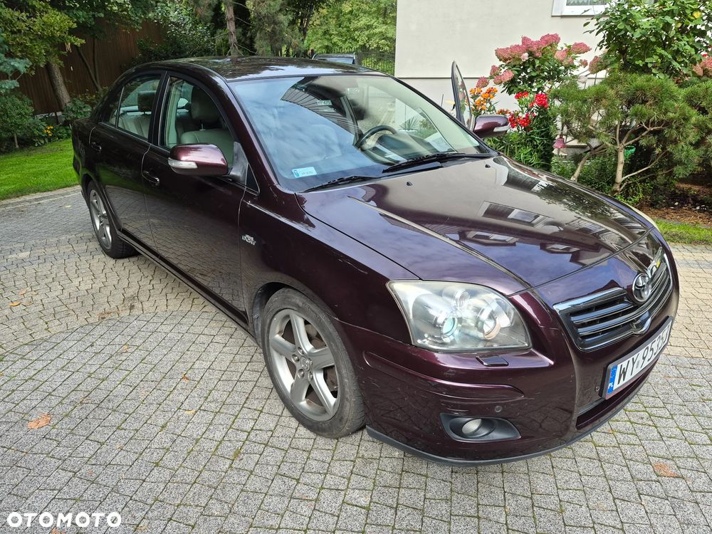 Toyota Avensis 2.2 D-4D X Premium - 1
