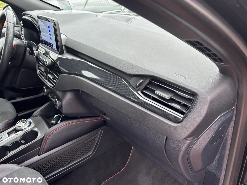 Ford Kuga 2.5 Duratec PHEV ST-LINE X - 31
