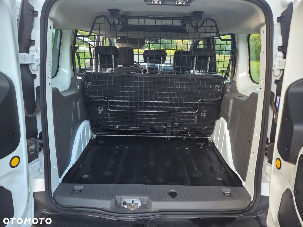 Ford Transit Connect - 11