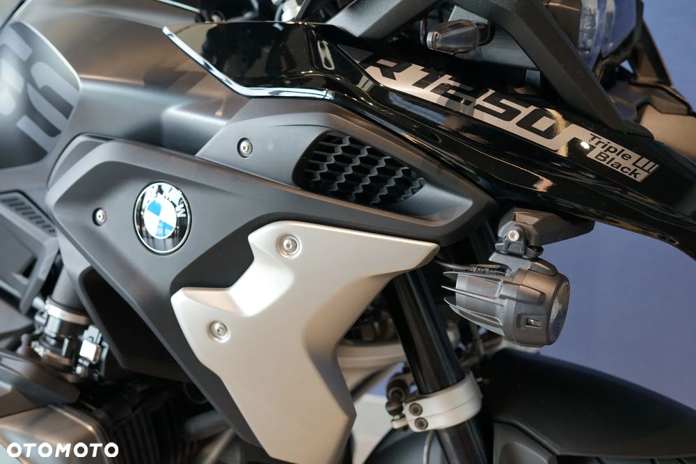 BMW R - 19