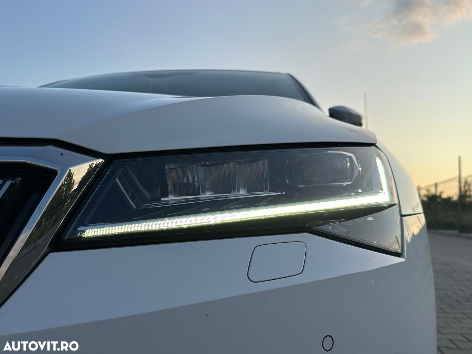 Skoda Superb 2.0 TDI DSG Ambition - 3
