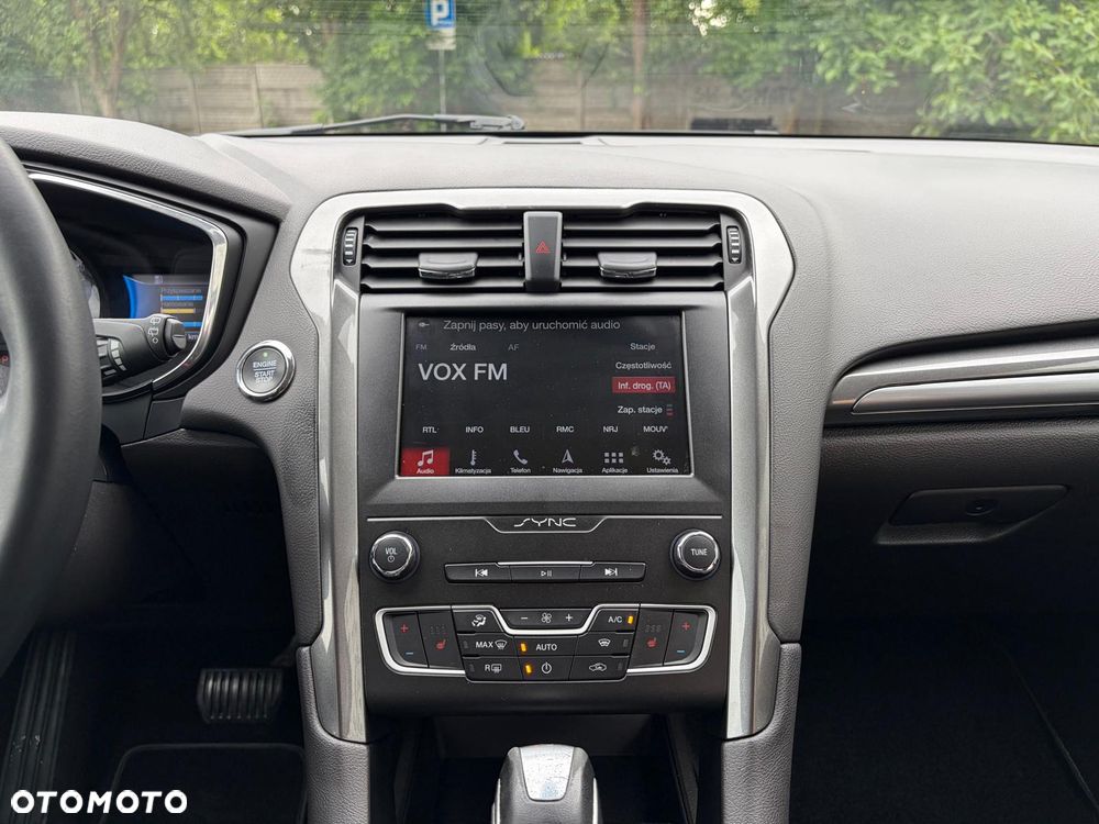 Ford Mondeo 2.0 Hybrid Titanium - 18