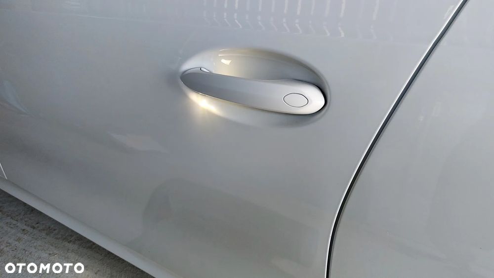 BMW Seria 3 330e - 16