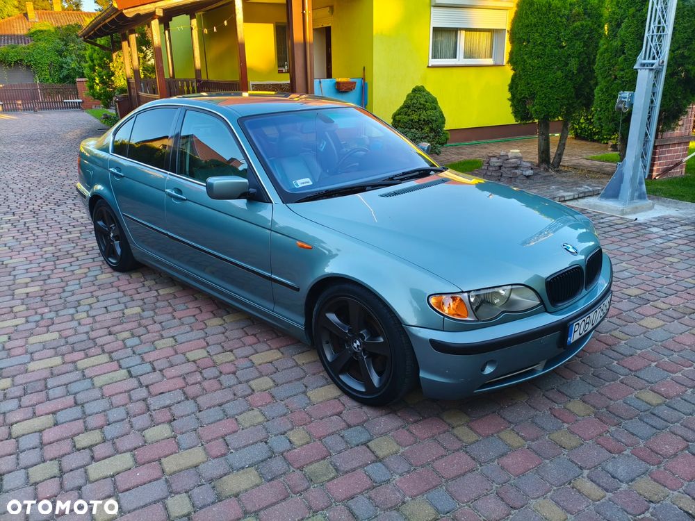 BMW Seria 3 330i - 7
