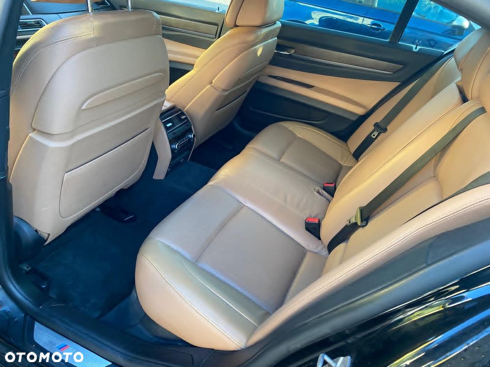 BMW Seria 7 740d xDrive Edition Exclusive - 12