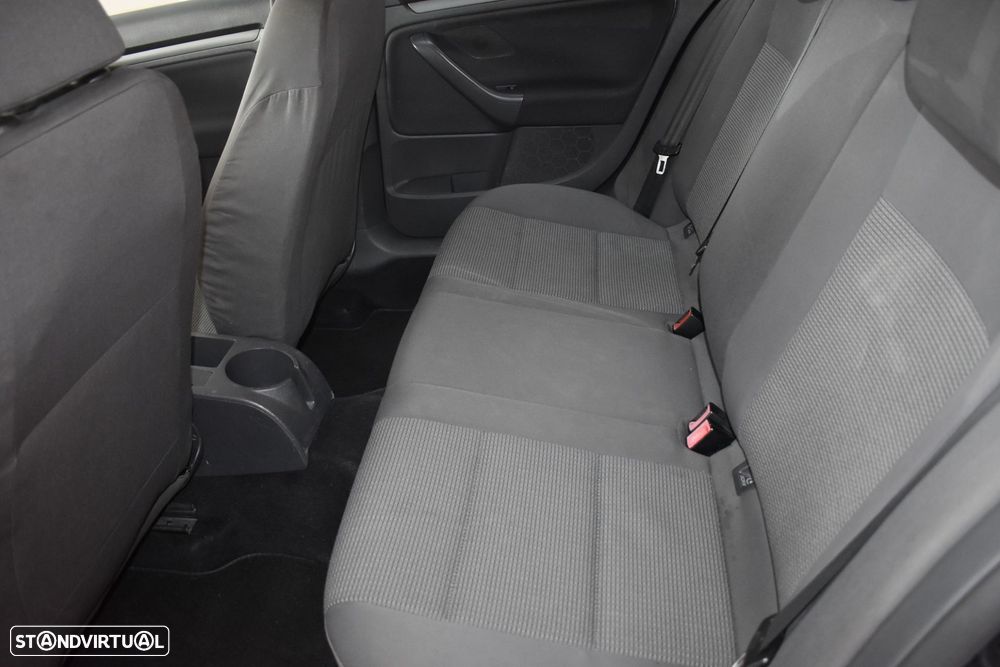 VW Jetta 1.9 TDi BlueM. Confortline - 43
