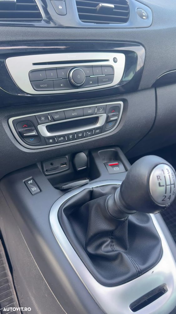 Renault Scenic ENERGY TCe 130 S&S Bose Edition - 11