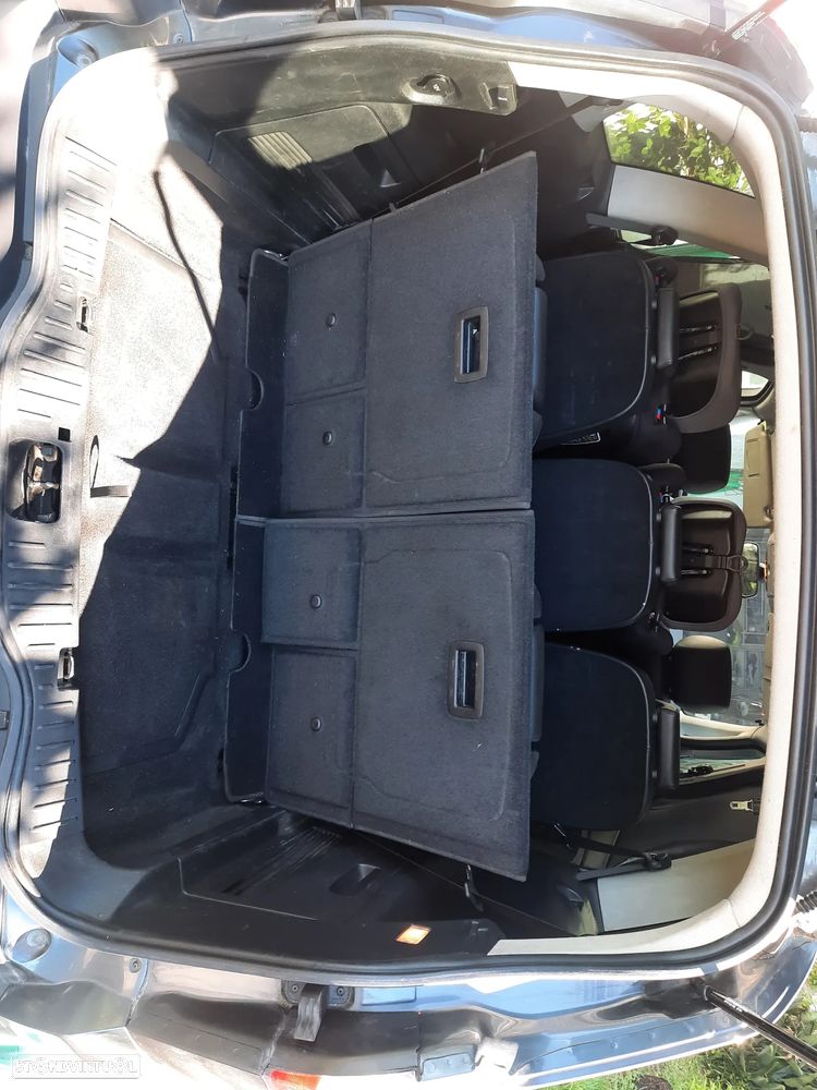 Ford S-Max 1.8 TDCi Titanium 7L - 8