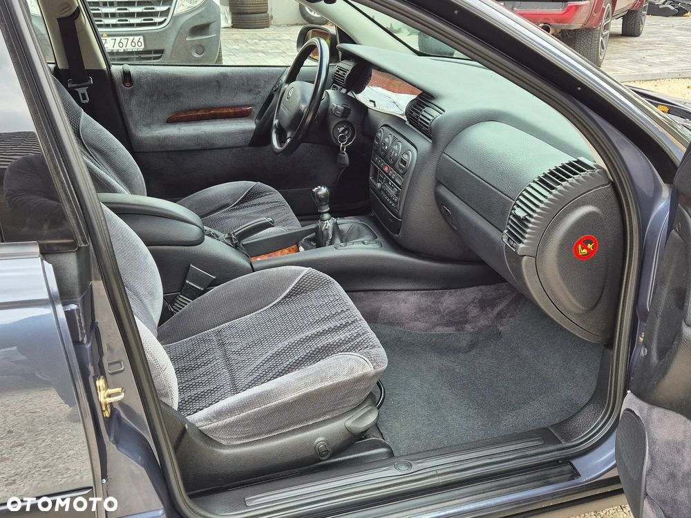 Opel Omega 2.0 CD - 19