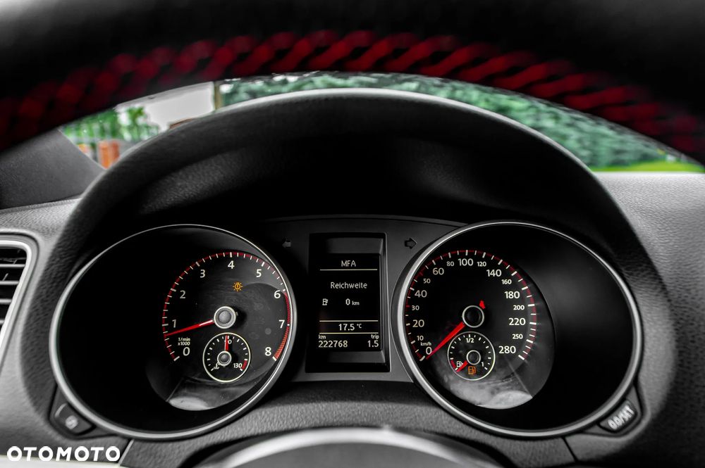 Volkswagen Golf 2.0 GTI DSG adidas - 27