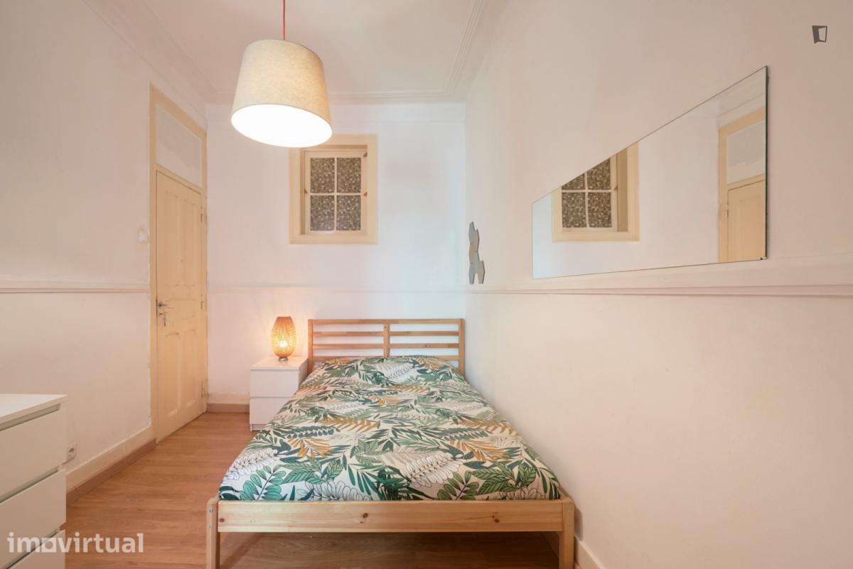 Quarto - localizado em Alameda Lisbon - Grande imagem: 2/13