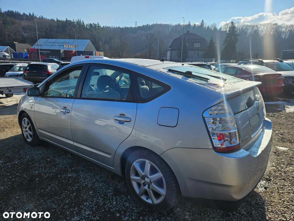 Toyota Prius (Hybrid) Executive - 1