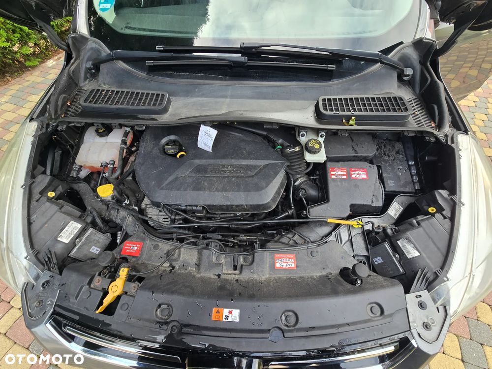 Ford Kuga 1.6 EcoBoost 4x4 Titanium - 28