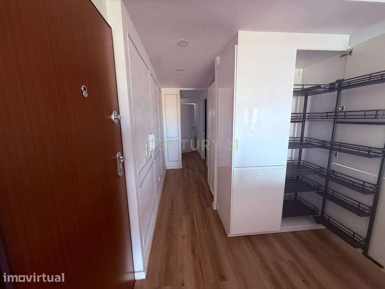 T3 Convertido em dois Apartamentos Independentes | Vista Cristo Rei | - Grande imagem: 5/43