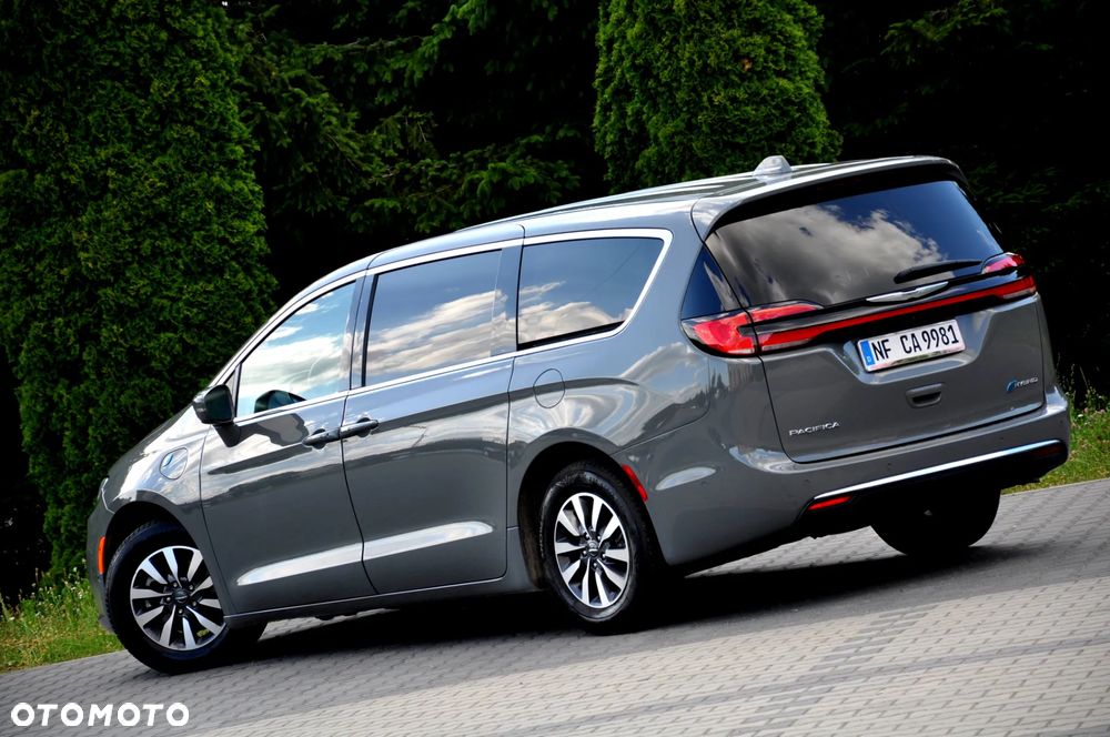 Chrysler Pacifica - 21