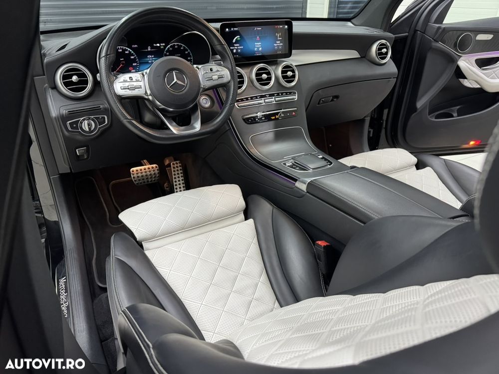 Mercedes-Benz GLC 300 e 4Matic 9G-TRONIC AMG Line - 8