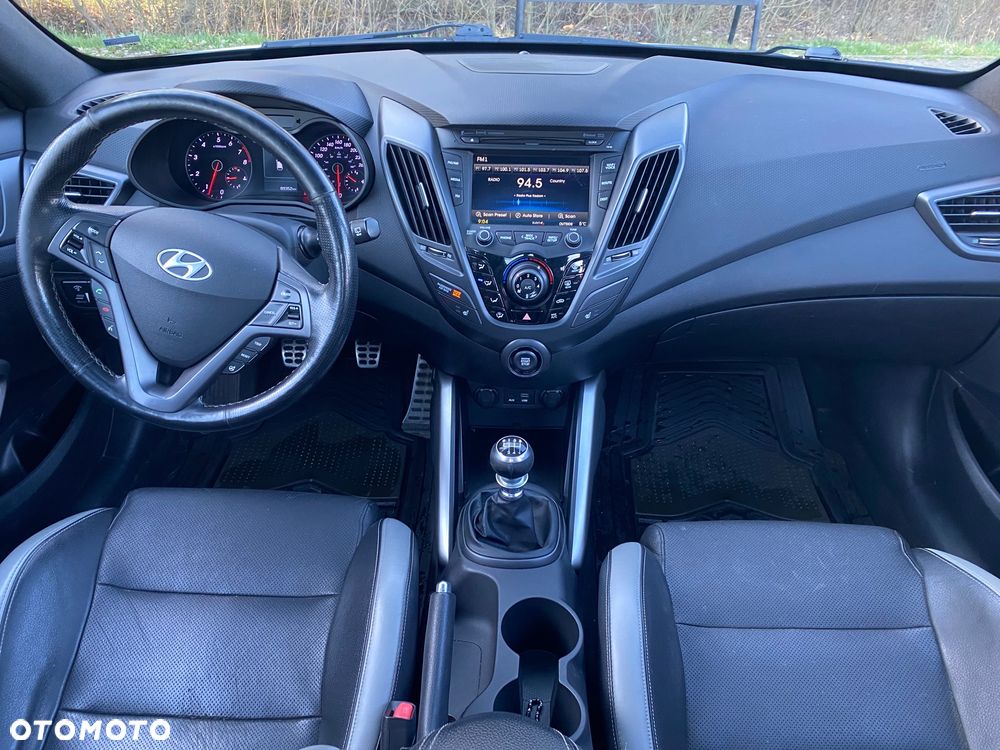 Hyundai Veloster - 5