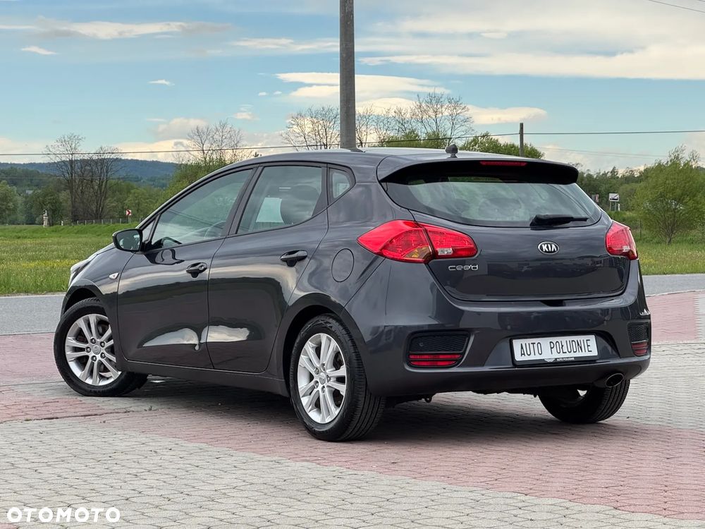 Kia Ceed - 4