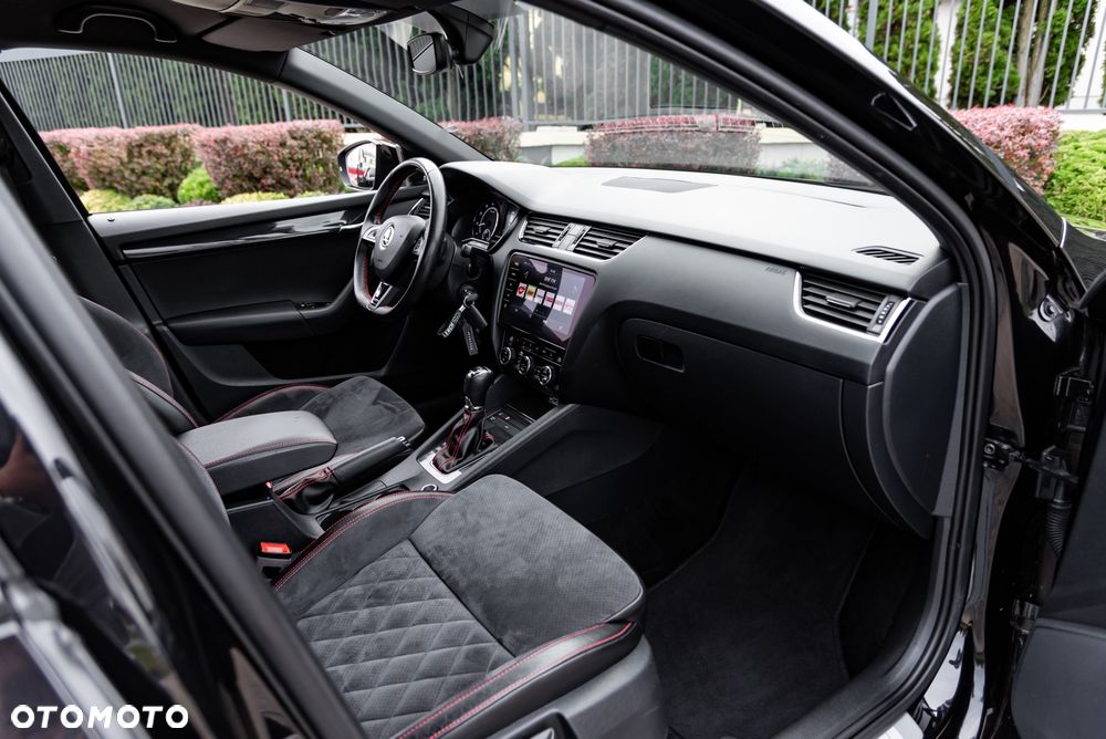 Skoda Octavia 2.0 TSI RS 230 DSG - 22