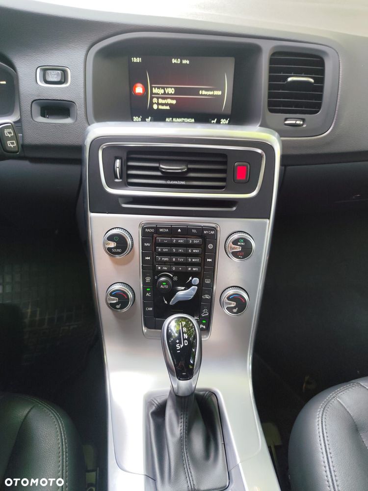 Volvo V60 Cross Country - 17