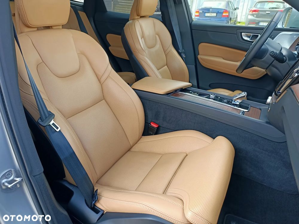 Volvo XC 60 T8 Plug-In Hybrid AWD Ultimate Bright - 13