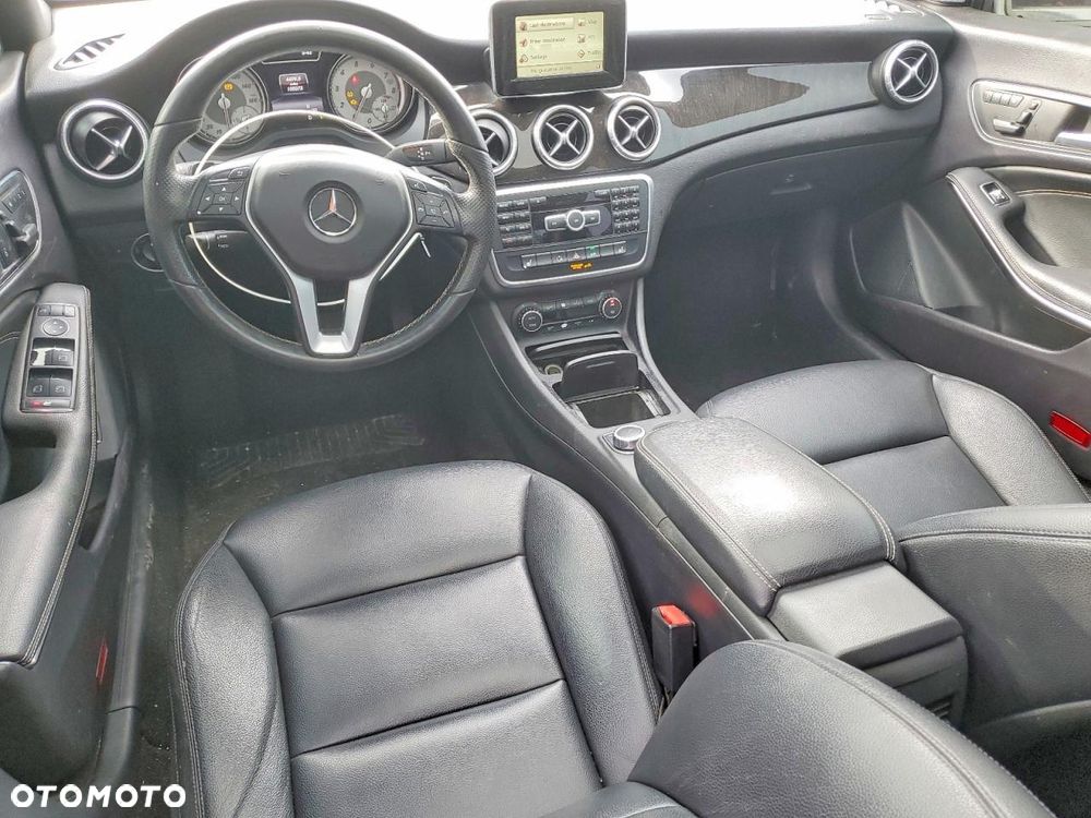 Mercedes-Benz CLA 250 4Matic 7G-DCT AMG Line - 9