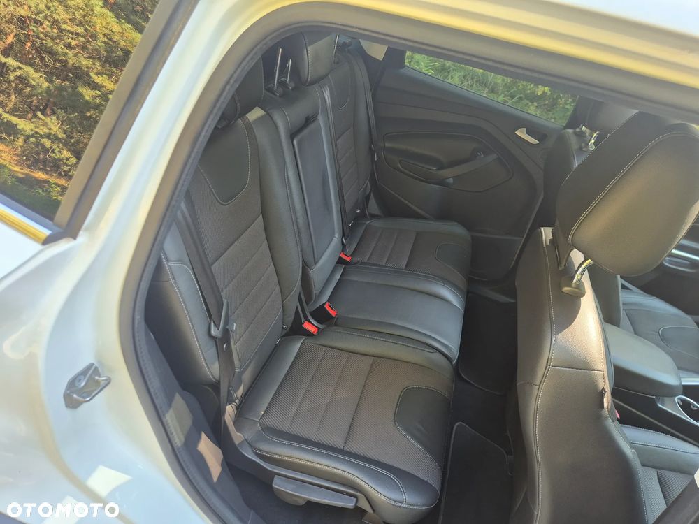 Ford Kuga 2.0 TDCi 2x4 Titanium - 18