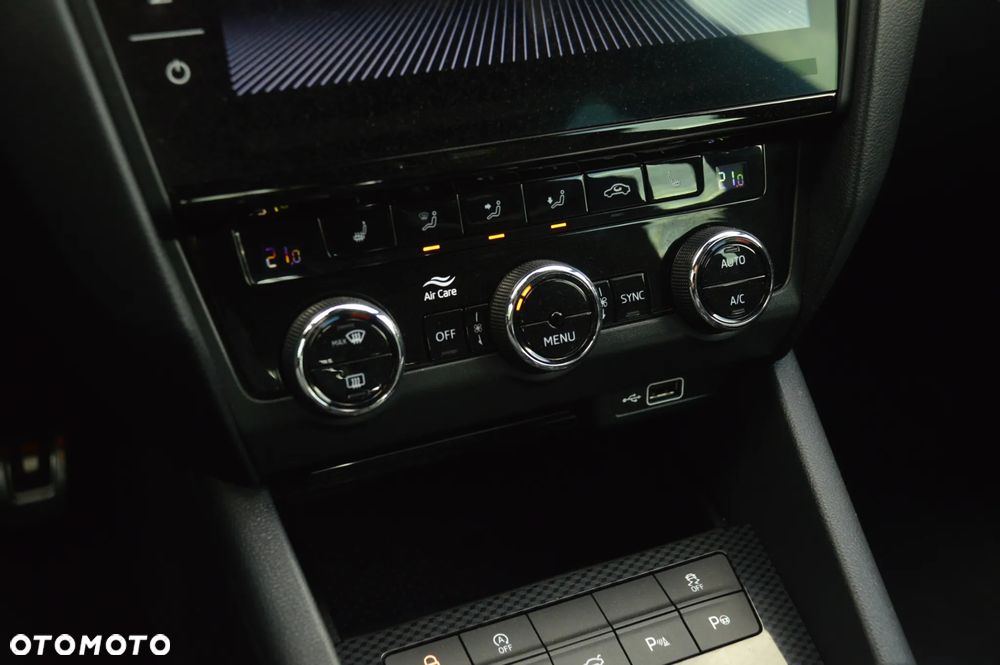 Skoda Octavia 2.0 TDI (Green tec) 4x4 DSG RS - 32