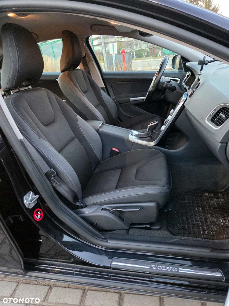 Volvo S60 D3 Momentum - 9
