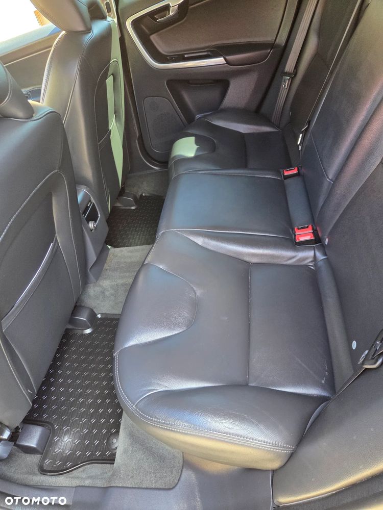 Volvo XC 60 D3 Drive-E Momentum - 25