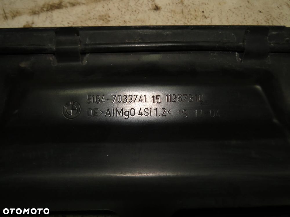 BMW 5 E60 E61 PAS PRZEDNI GÓRNY WZMOCNIENIE ZAMEK EUROPA - 7